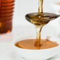 O mel ten un altos potenciais e beneficios para a saúde, como que reduce o colesterol ou prevén da aparición de úlceras, entre outros.