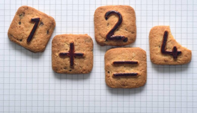 As galletas, que teñen 10,3 gramos por ración, son consumidas con alta frecuencia polos nenos españois.